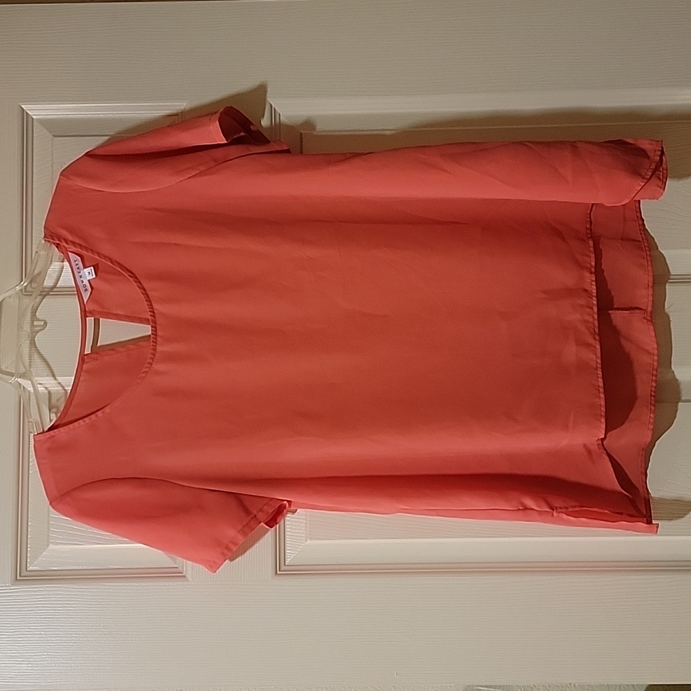 Women's DownEast Medium Coral Blouse
